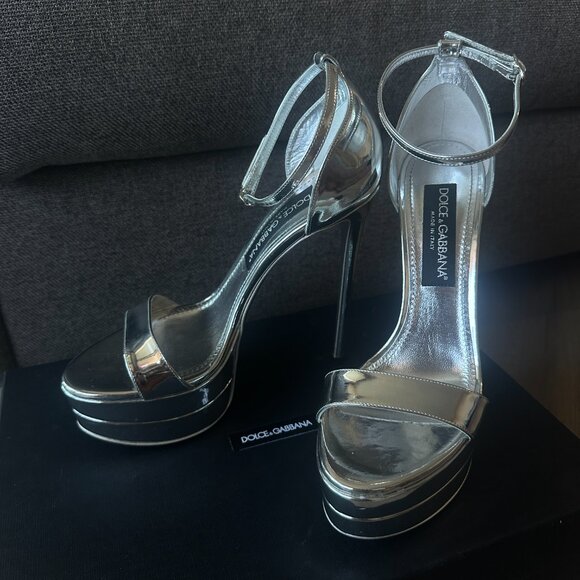 ✨ Dolce & Gabbana Silver Platform Keira Sandals - Picture 3 of 3